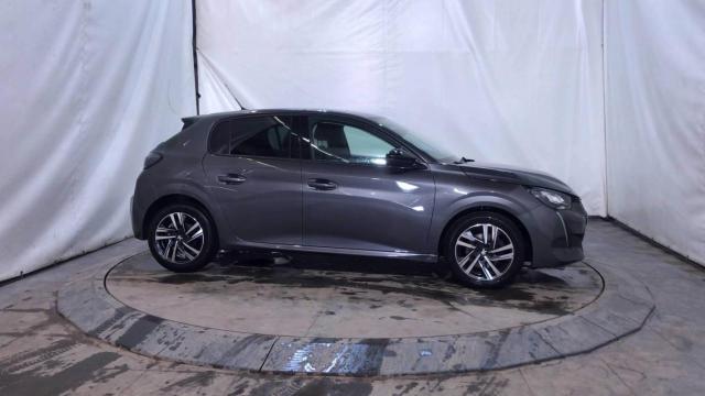 Peugeot 208 image 1