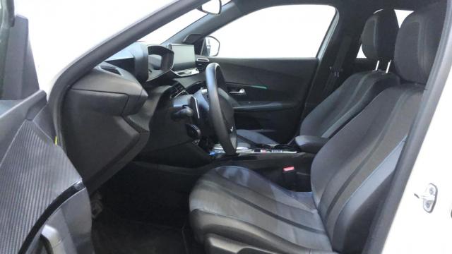 Peugeot 2008 image 7