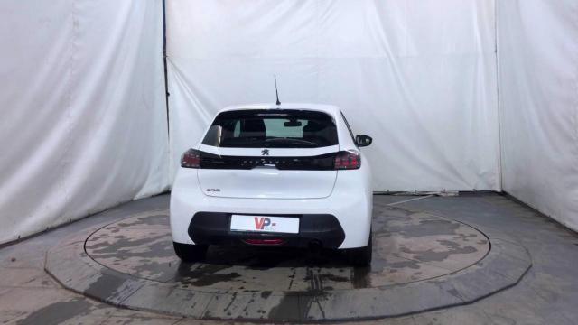 Peugeot 208 image 8