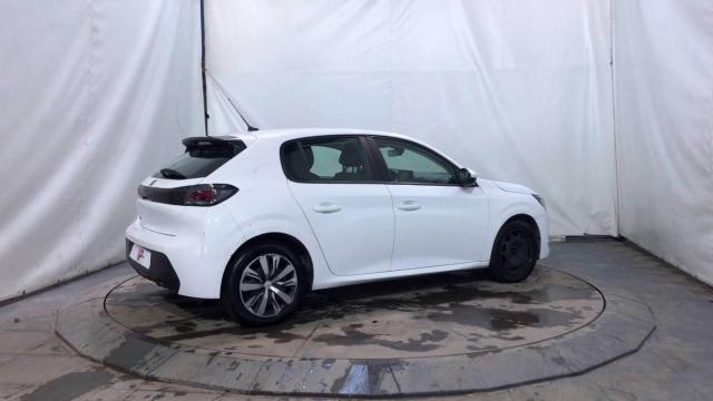 Peugeot 208 image 1