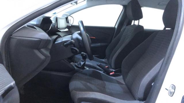 Peugeot 208 image 4