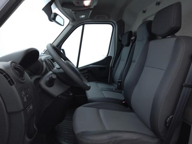 Renault Master image 1
