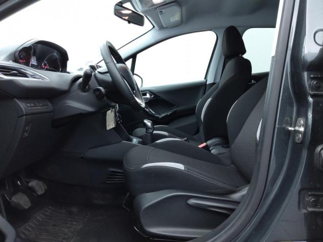 Peugeot 208 image 3