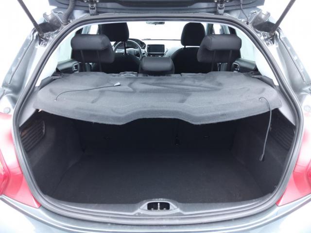 Peugeot 208 image 8