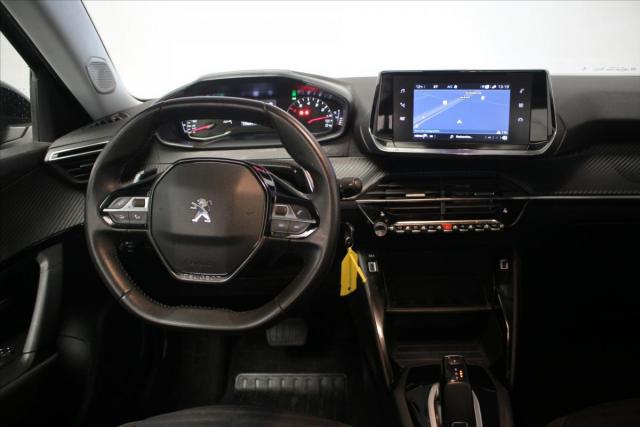 Peugeot 2008 image 2