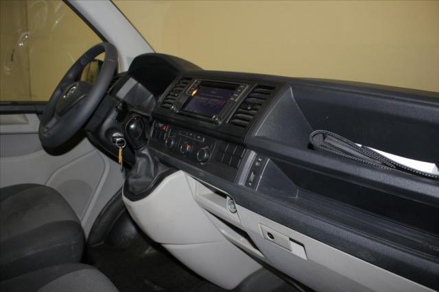 Volkswagen Transporter image 3
