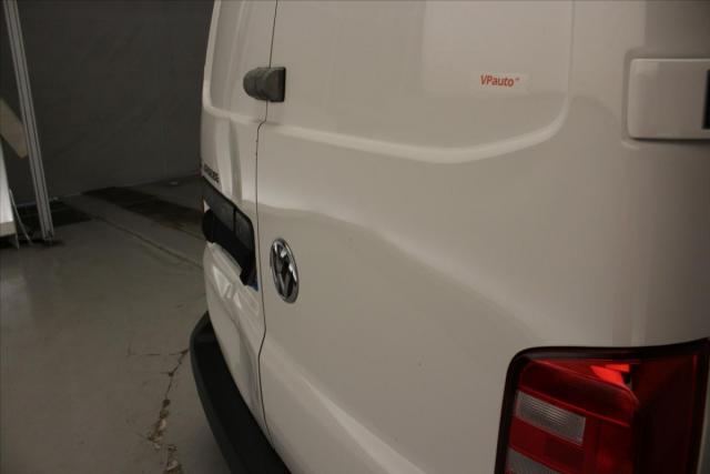 Volkswagen Transporter image 8