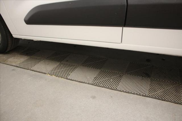 Peugeot Partner image 2