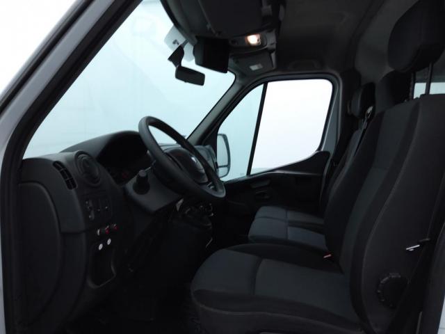 Renault Master image 1