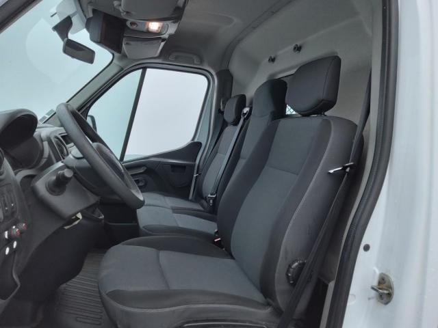 Renault Master image 8