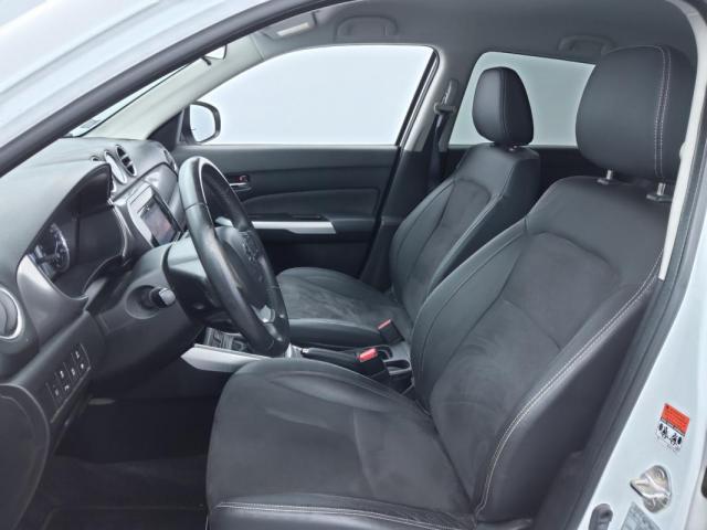 Suzuki Vitara image 8