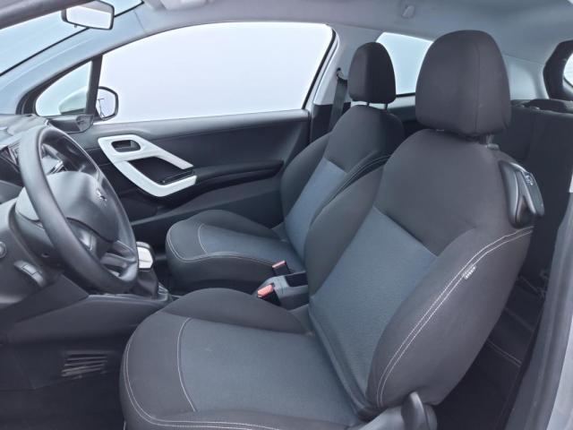 Peugeot 208 image 4