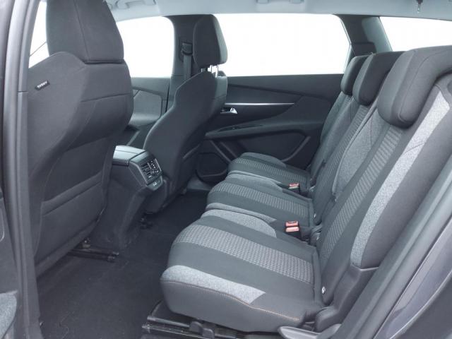 Peugeot 5008 image 6