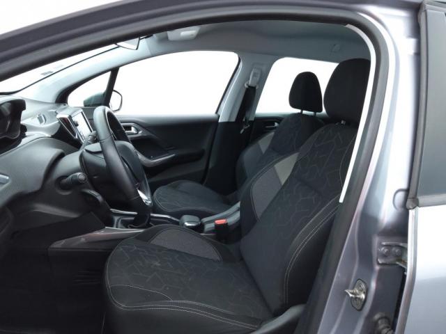Peugeot 2008 image 3