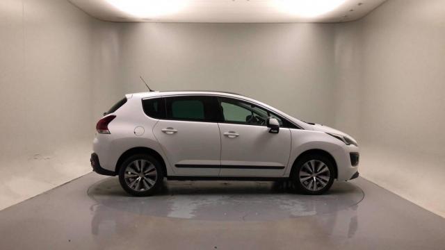 Peugeot 3008 image 2