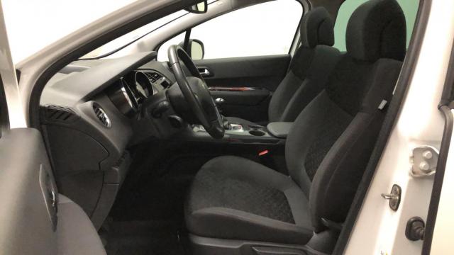 Peugeot 3008 image 3