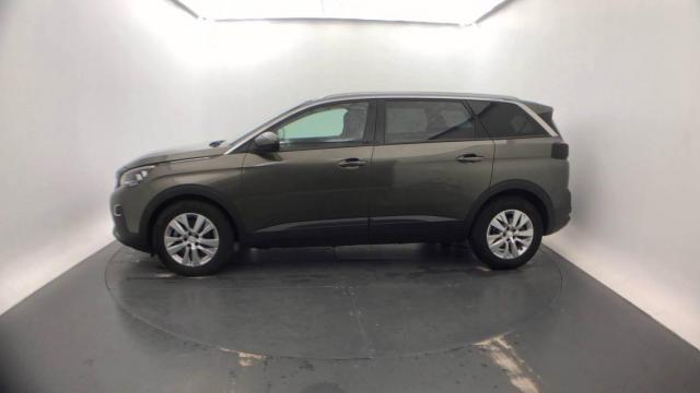 Peugeot 5008 image 2
