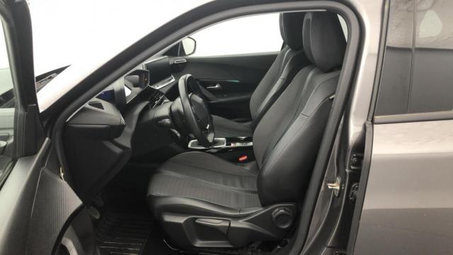 Peugeot 2008 image 8