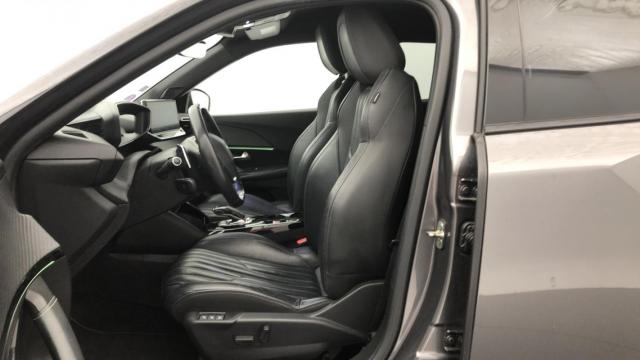 Peugeot 2008 image 2