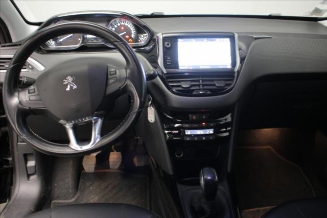 Peugeot 2008 image 1