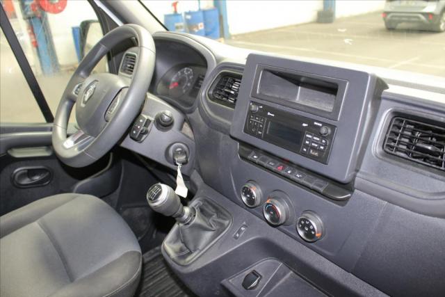 Renault Master image 2