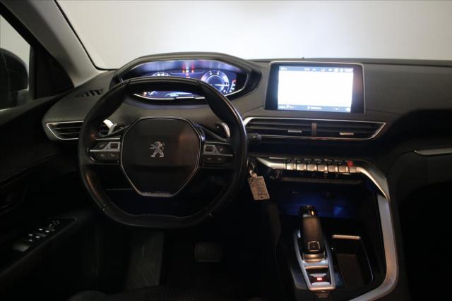 Peugeot 5008 image 2