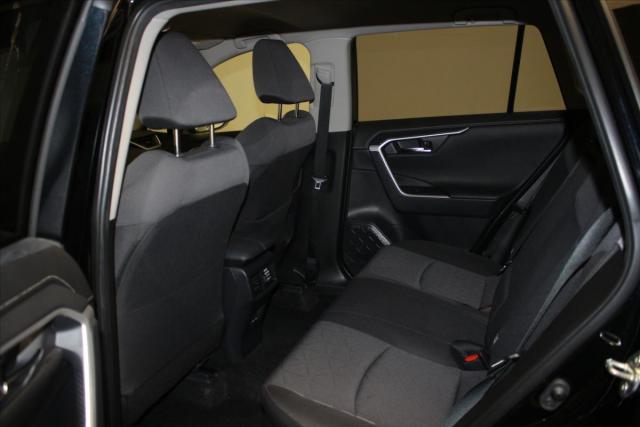 Toyota Rav4 image 6
