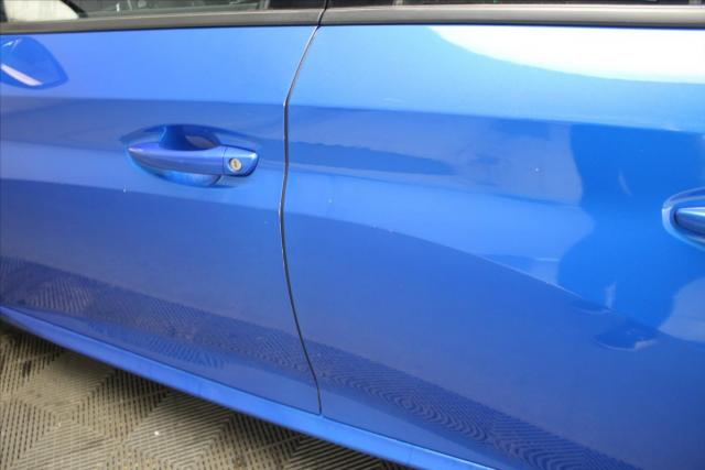 Peugeot 208 image 8