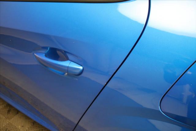 Peugeot 208 image 6