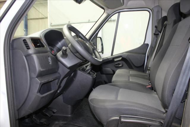Renault Master image 8