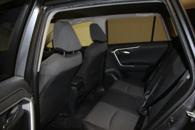 Toyota Rav4 image 6