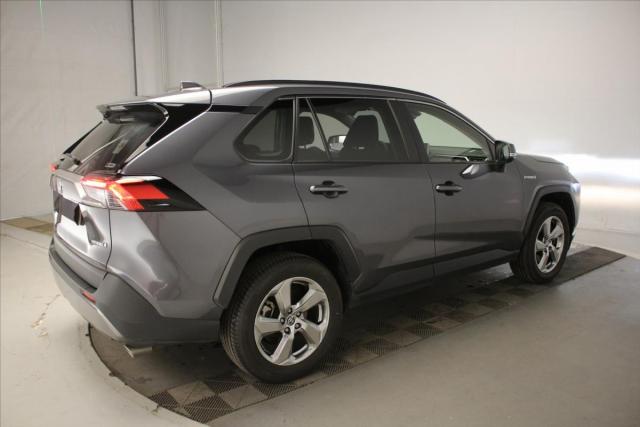 Toyota Rav4 image 5