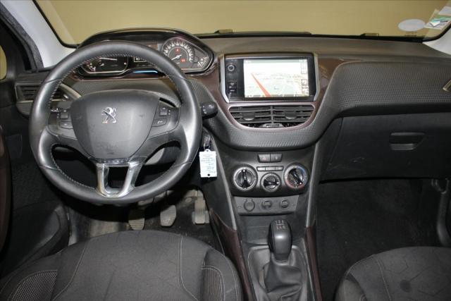 Peugeot 2008 image 6
