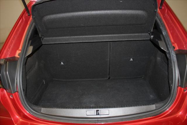 Peugeot 208 image 3