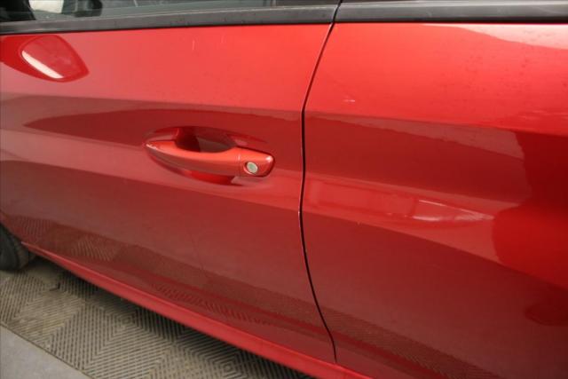 Peugeot 208 image 8