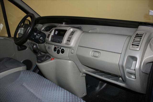 Renault Trafic image 2