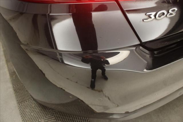 Peugeot 308 image 2