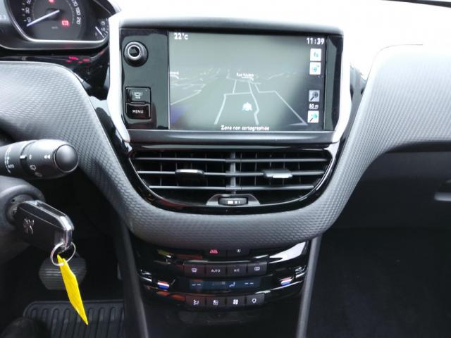 Peugeot 2008 image 3