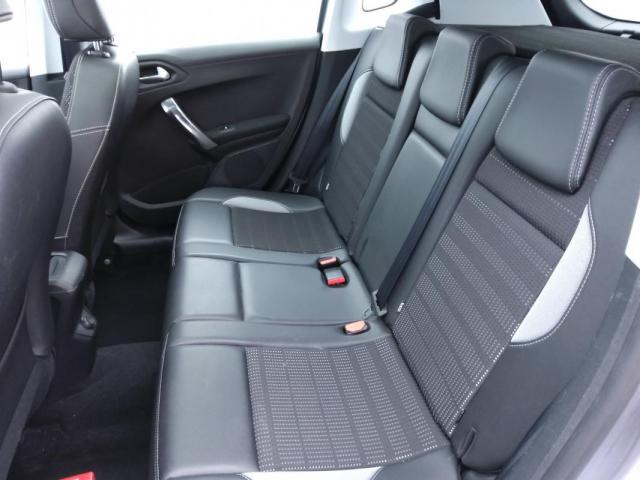 Peugeot 2008 image 2