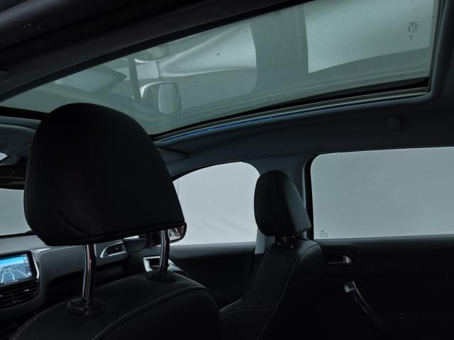 Peugeot 2008 image 7
