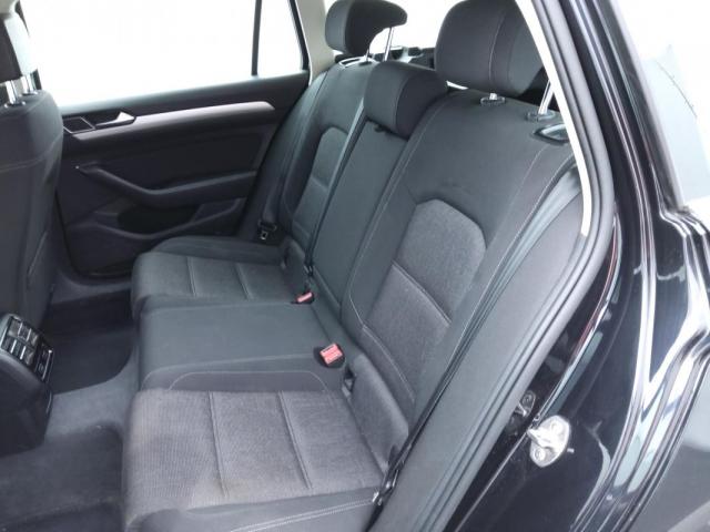 Volkswagen Passat Sw image 3