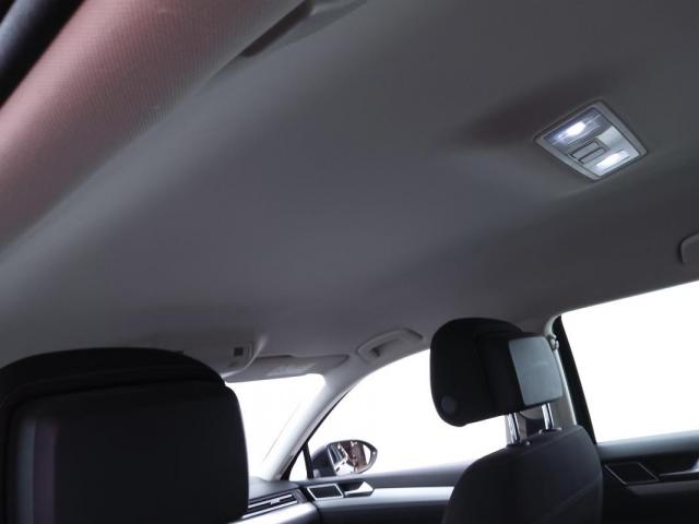 Volkswagen Passat Sw image 2