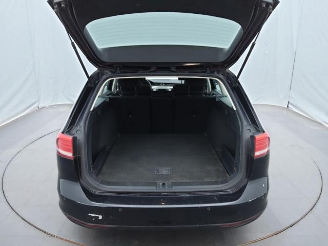 Volkswagen Passat Sw image 1