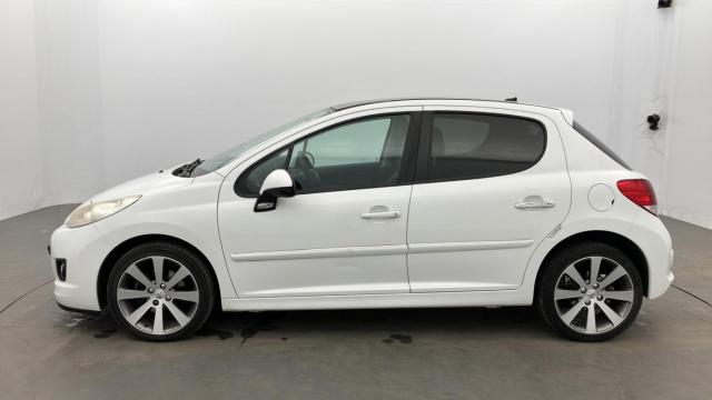 Peugeot 207 image 3