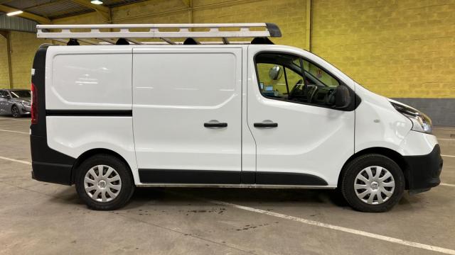 Renault Trafic image 1