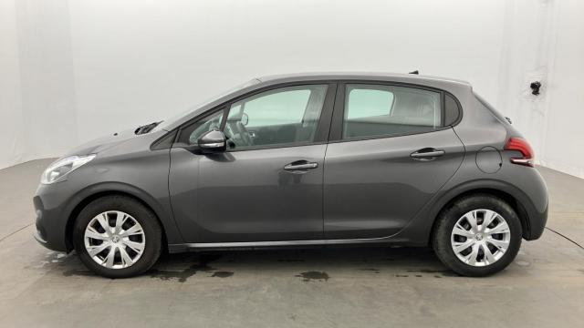 Peugeot 208 image 1
