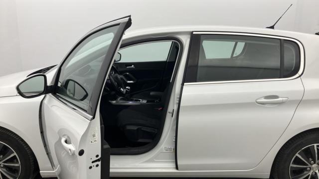 Peugeot 308 image 1
