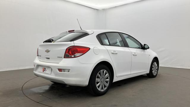 Chevrolet Cruze image 5