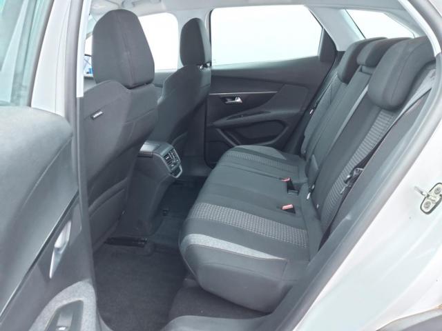Peugeot 3008 image 2