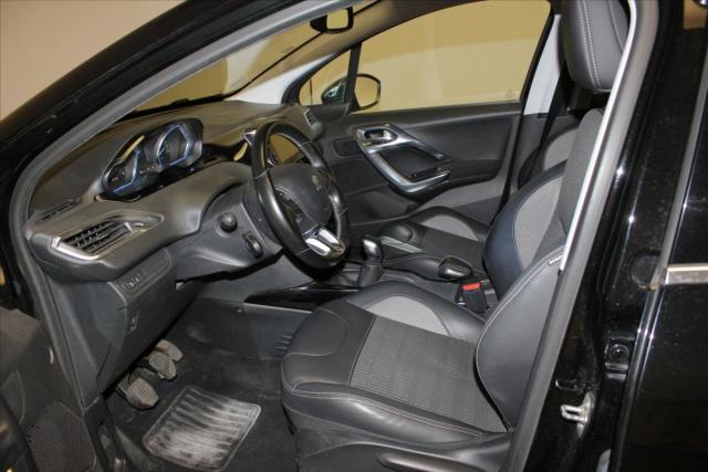 Peugeot 2008 image 8